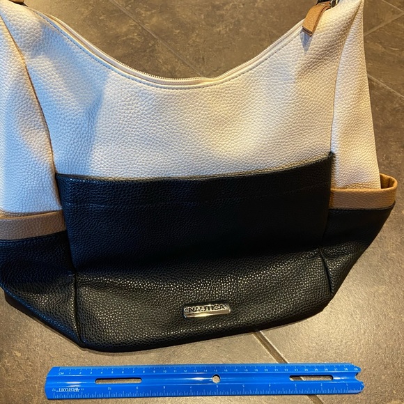 Large Nautica Zip Tote - Picture 4 of 7